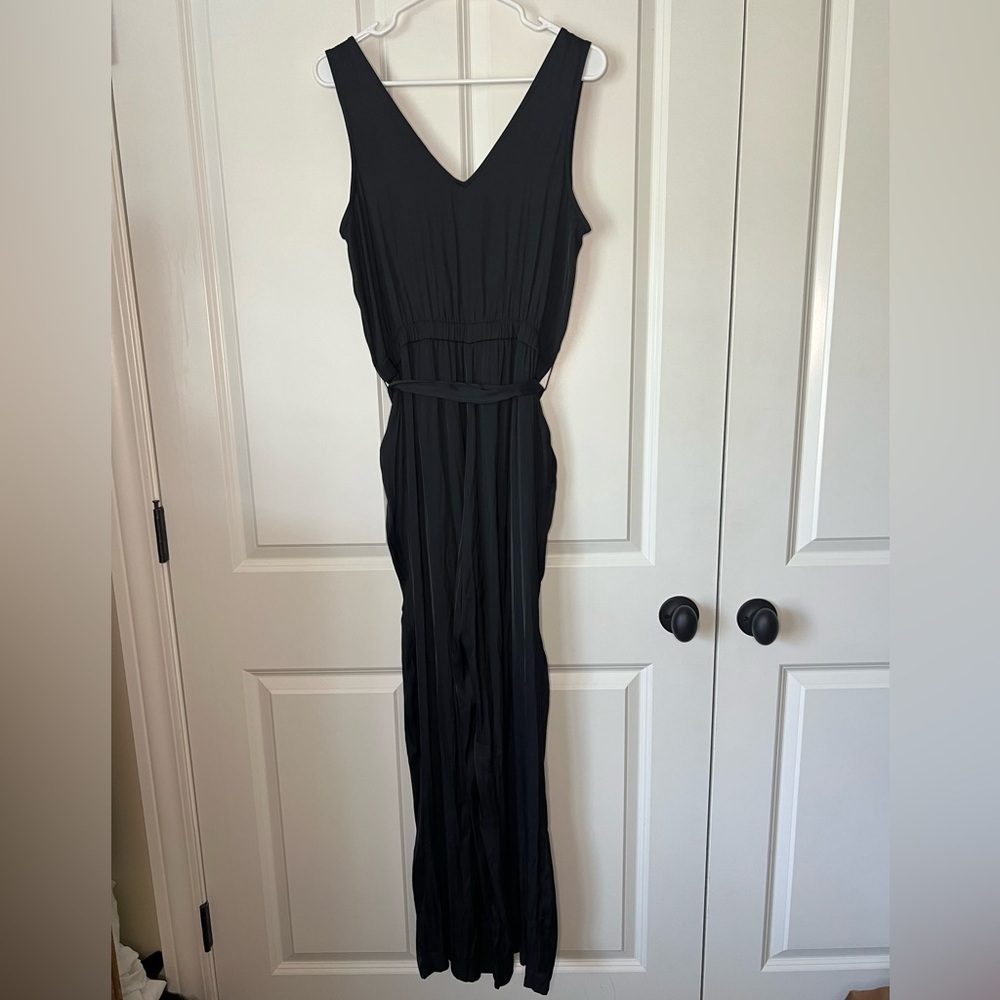 GAP NWT Black V-Neck Jumpsuit - Picture 2 of 5